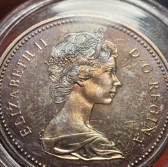 Rainbow toned silver proof 1973 Canadian dollar - Picture 5 of 5